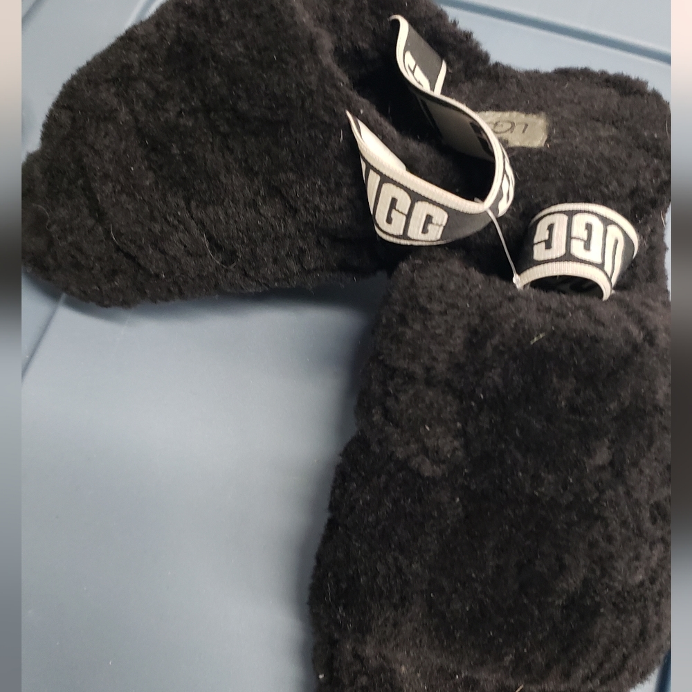 Ugg Slipper - image 4